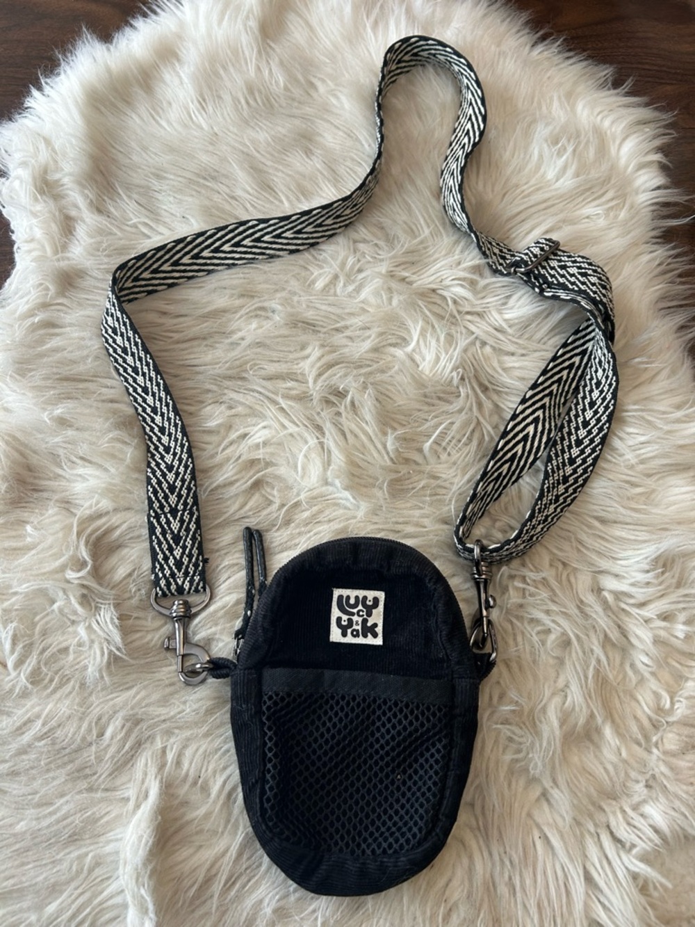 Lucy & Yak Black Crossbody Mini Bag - Picture 5 of 13